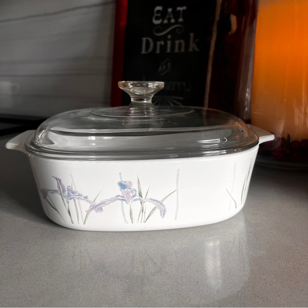 Corning Ware, Shadow Iris, Casserole with lid 2 Litre A-2-B Purple/White 1970's